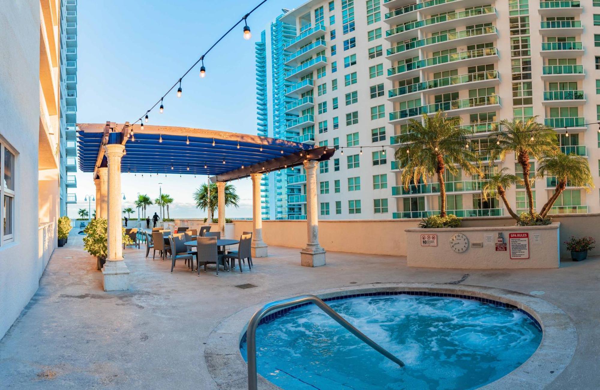 Studios In Brickell With Pool, Gym, Free Parking And Game Room Miami Buitenkant foto