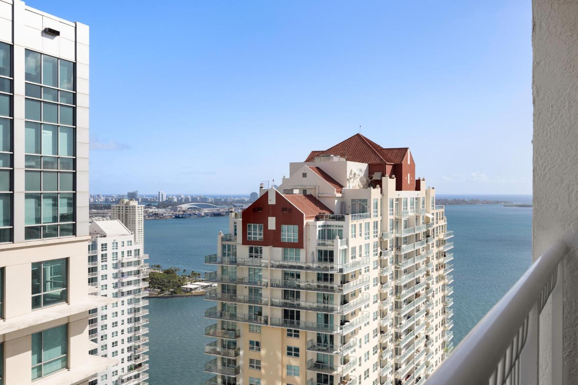 Studios In Brickell With Pool, Gym, Free Parking And Game Room Miami Buitenkant foto